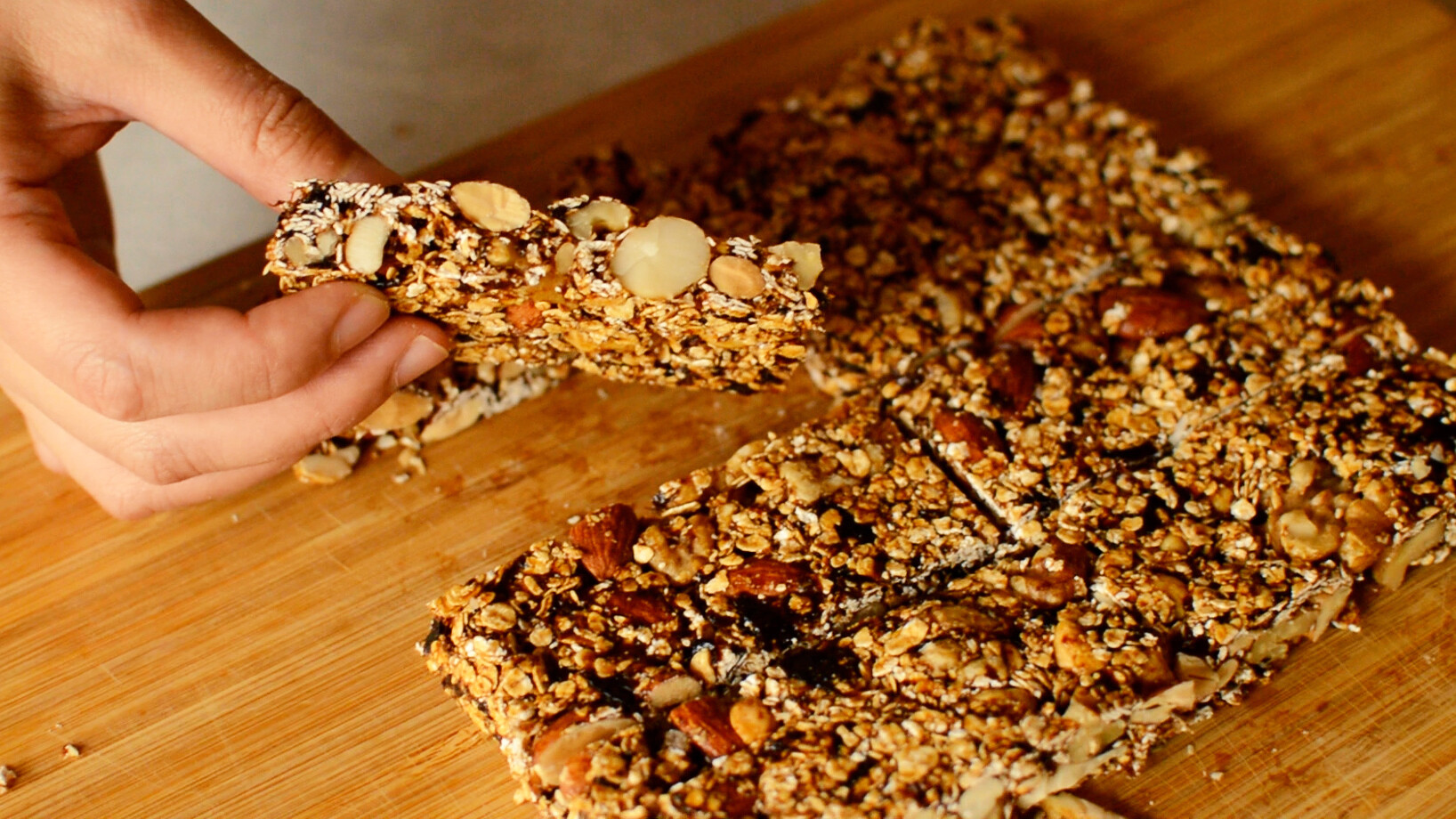 ダイエット中でも食べたい♪レンジで簡単！オートミールで作るシリアルバー スイーツ編