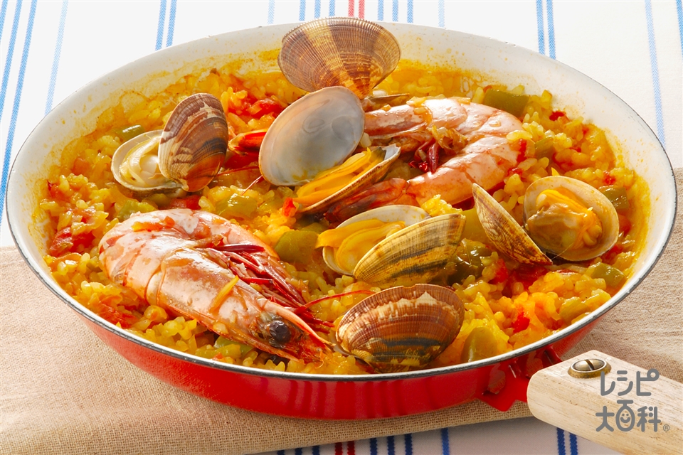 炊飯器にお任せ 鶏肉のトマトパエリア風