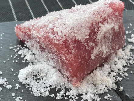 築地の寿司職人が伝授！家庭包丁でできるマグロの刺身 切り方のコツ - 魚河岸ウォーカ