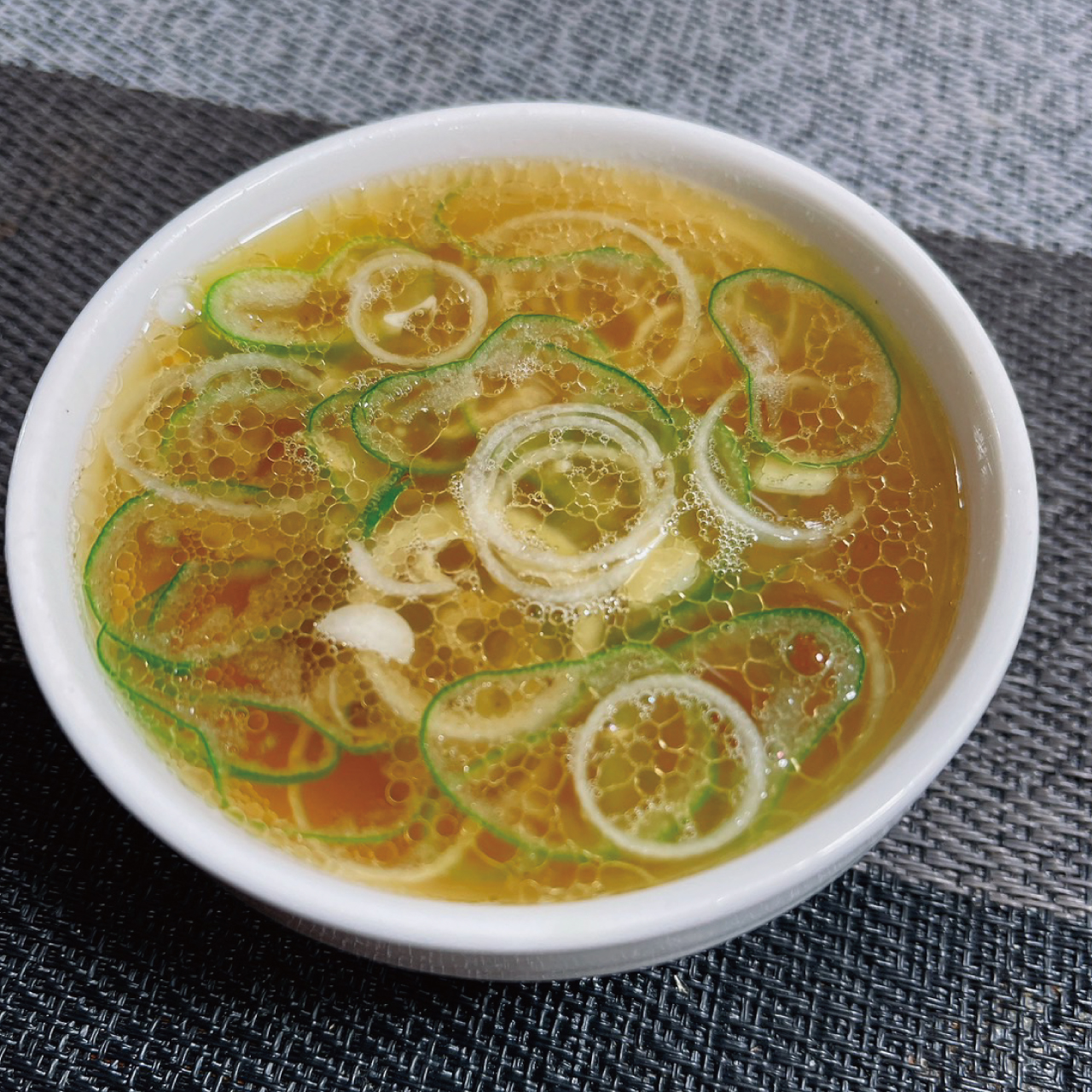 「たっぷり野菜と春雨の具沢山スープ」、チャーハン ちぎりレタス添え 2人分