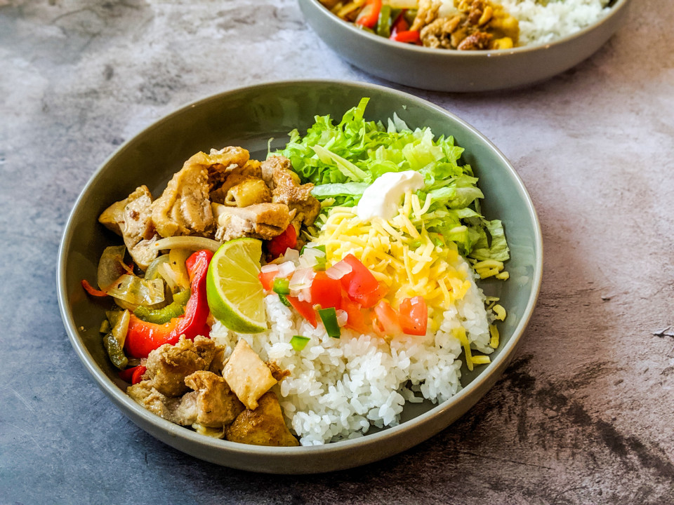 ピリッと本格メキシカンな味。おうちでも楽しめる「タコス&ブリトー」レシピキナリノ