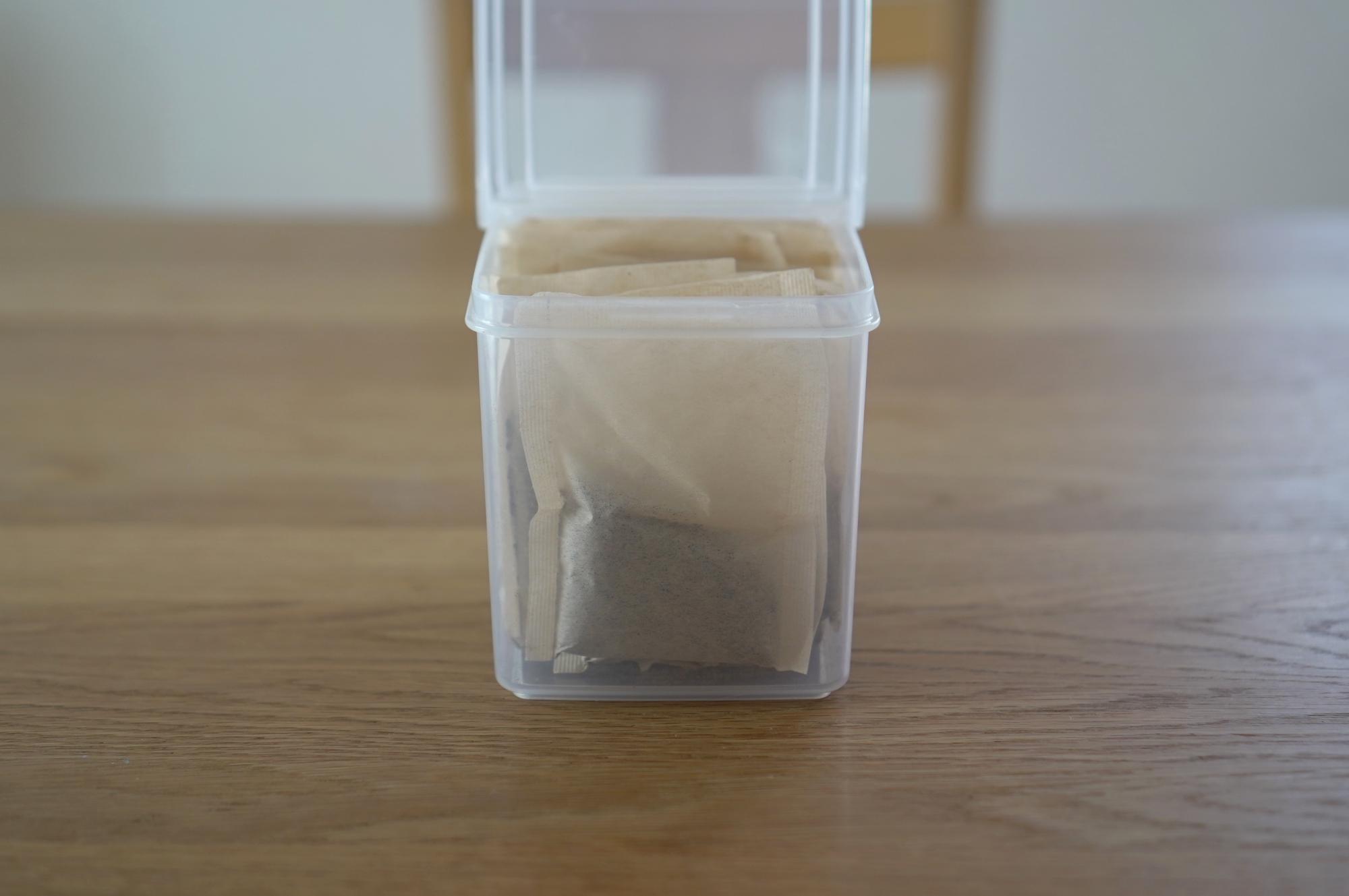 大人気！麦茶パックに最適な100均保存容器