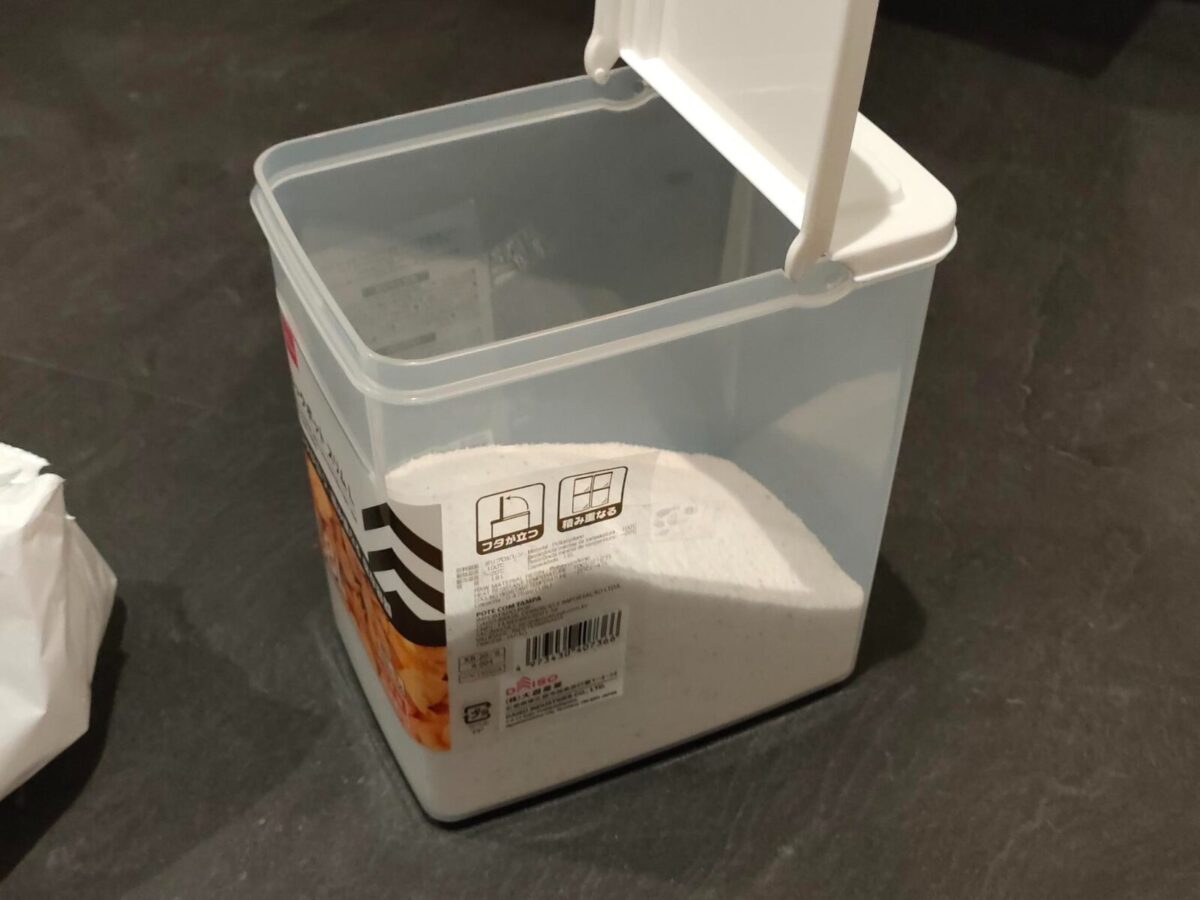 ロックポット スリムL 今回ご紹介させていただくのは \ @yucapoyo___rさんの投稿です素敵な投稿ありがとうございます☺️💕.・*・.・*・.・*・.・*・.・*・.・*・.・*・.・*・.ダイソー購入品 『ロックポット スリムL』 買ってきました保存容器！ずっと麦茶パックの