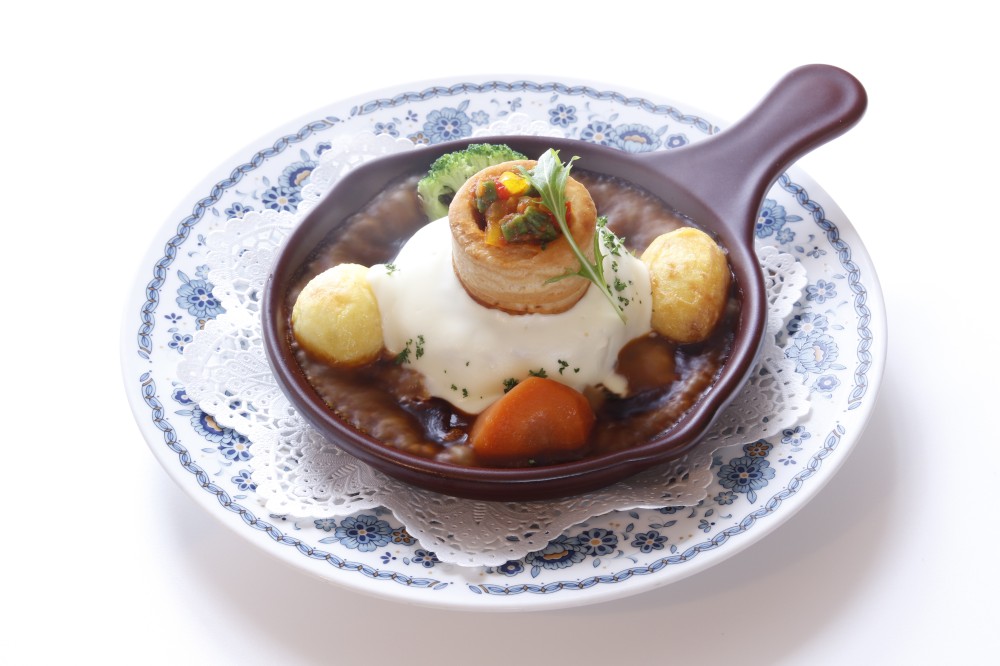 チーズ好き 必見！ ハウステンボスが生んだカステラ とチーズのコラボ♪ しっとりした生地でクリームチーズの酸味も楽しめます！冷やして食べるのもオススメ✨お試しあれ♪ https:www.huistenbosch.co.jp shopping 4ハウステンボスチーズ カステラ