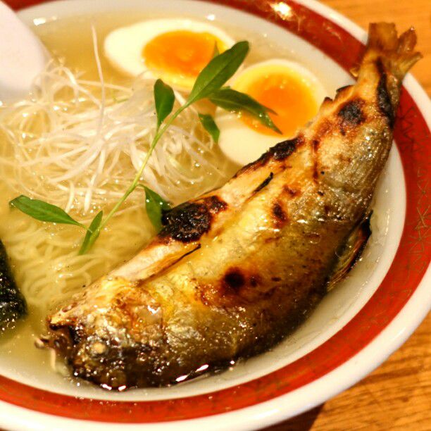 虎ノ門ヒルズビジネスタワーの地下にある「 たきちゃんラーメン」にてランチをいただきます。 ちゃん系くぼゆう食べ歩きレビューくぼゆう虎ノ門ランチ虎ノ門ラーメン虎ノ門 グルメ虎ノ門