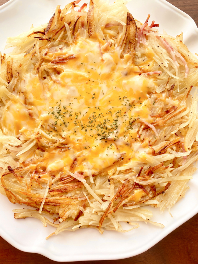 こんな食べ方もあり！新玉ねぎのもちっとチーズガレット