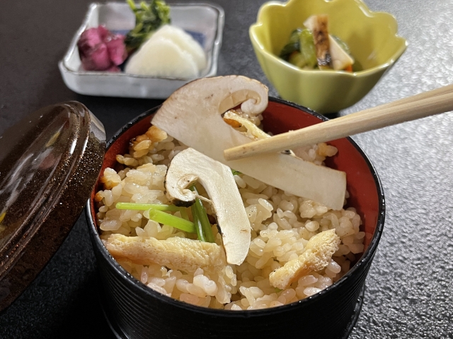 松茸ご飯』の基本の作り方 プロに教わるレシピ・下ごしらえのコツ基本の和食オレンジページnet