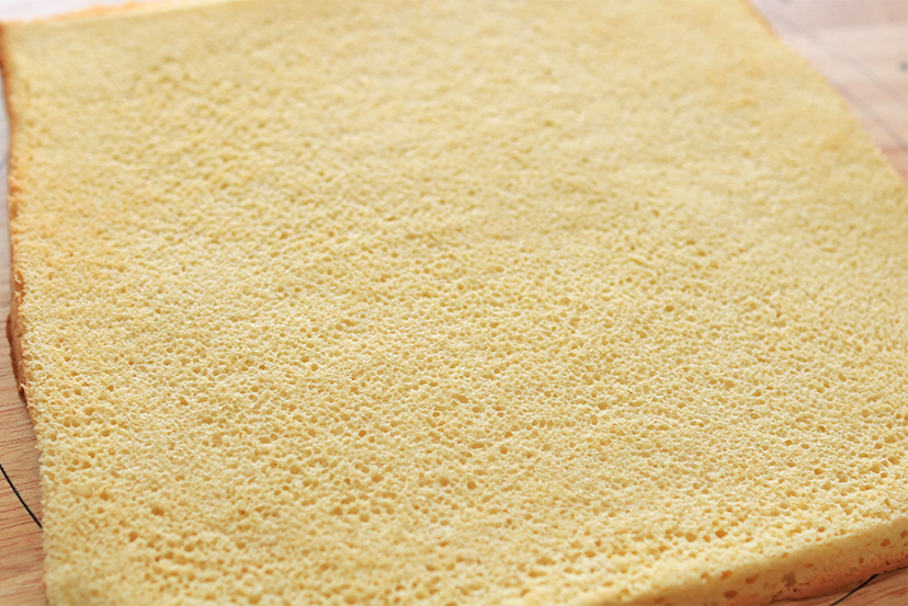 online lesson ビスキュイ生地のフルーツロールケーキお菓子教室 TABLUE