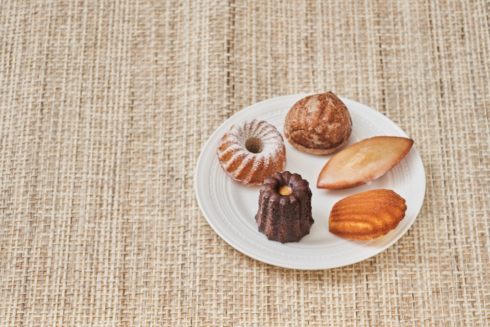 ザ・リッツ・カールトン東京 カフェのカヌレが贅沢すぎた！全5種を実食TABIZINE～人生に旅心を～