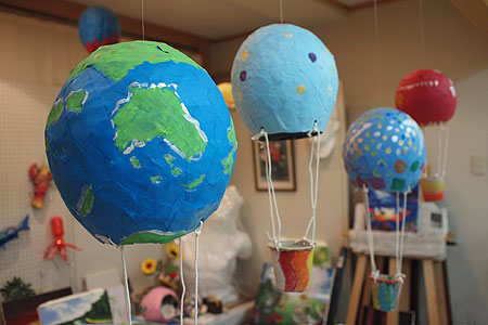 気球と浮く風船の仕組みって違うの？バルーンの基礎知識お役立ちコラムバルーン・ゴム風船・ヘリウムガス風船のノベルティならバルーンワールド BalloonWorld