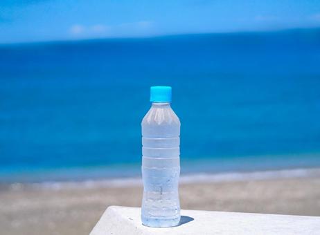 水のペットボトルのイラスト素材15182884- PIXTA