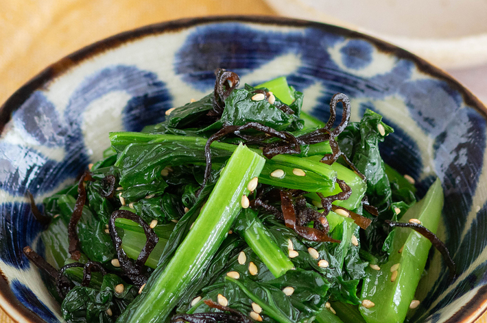 小松菜とツナのめんつゆマヨあえぐっち夫婦のオフィシャルレシピサイト -レシピブック オンライン