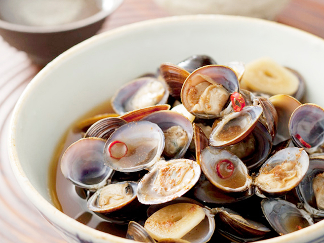 diverse_spanish 今回はパプリカ香るトマトソースの ブラバソース を使って、スペイン風フライドポテト「パパタス・ブラバス」を作りました！ブラバソースはピリ辛サルサソースで、フレッシュ感あるトマトと鮮烈なパプリカの香りがします！ 香辛料のスパイス感とほのか