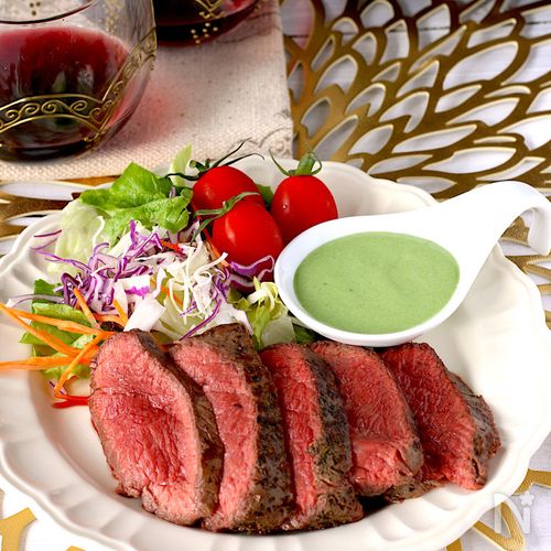 外国産牛肉が驚くほどやわらか〜♪ ローストビーフは試作を重ねたこのレシピが決定版！ - レタスクラブ