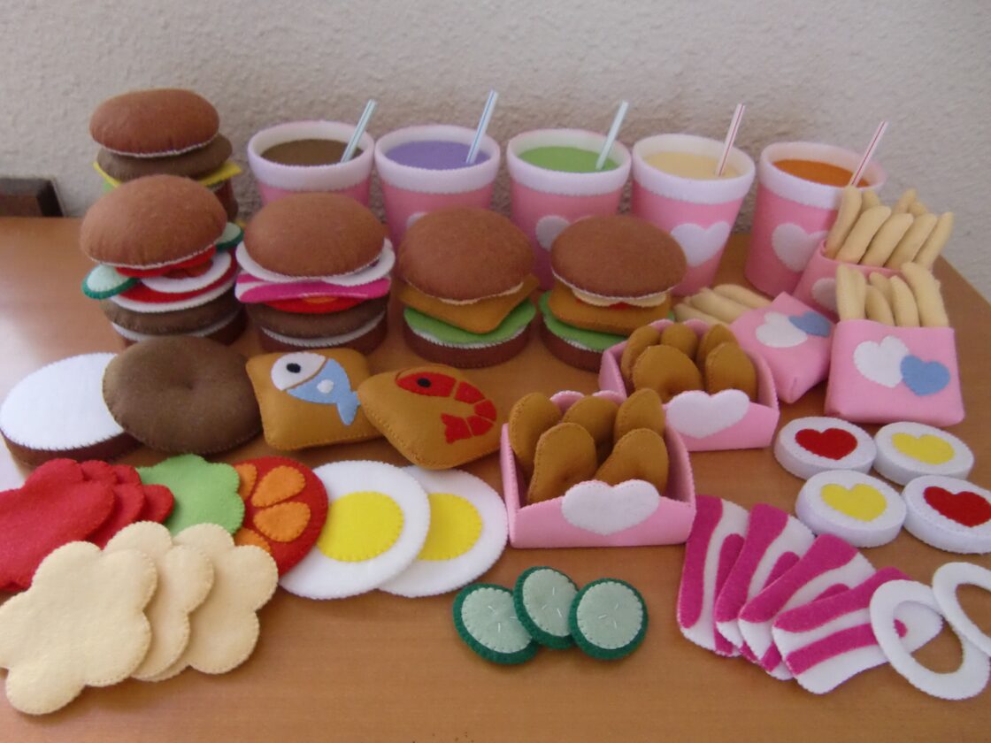 フェルトキット☆ハンバーガー : 田村家のまんねんスコールO型雨女妻とその家族