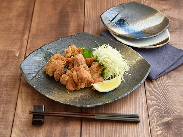 皿に盛り付けた鶏の唐揚げの写真素材88005012- PIXTA