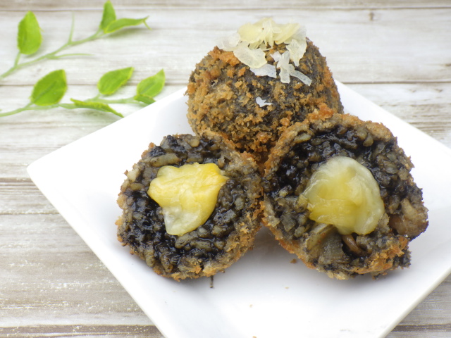 コストコ やわらか焼きいかコストコ商品・やわらか焼きいか 居酒屋で出てきそうなイカのバター焼き🦑簡単な調理で、バターのコクとにんにくの風味がたまらないイカのバター焼きのできあがりです！ 夏はとっても暑いのであまり出歩きません💦おうちで居酒屋風ご飯