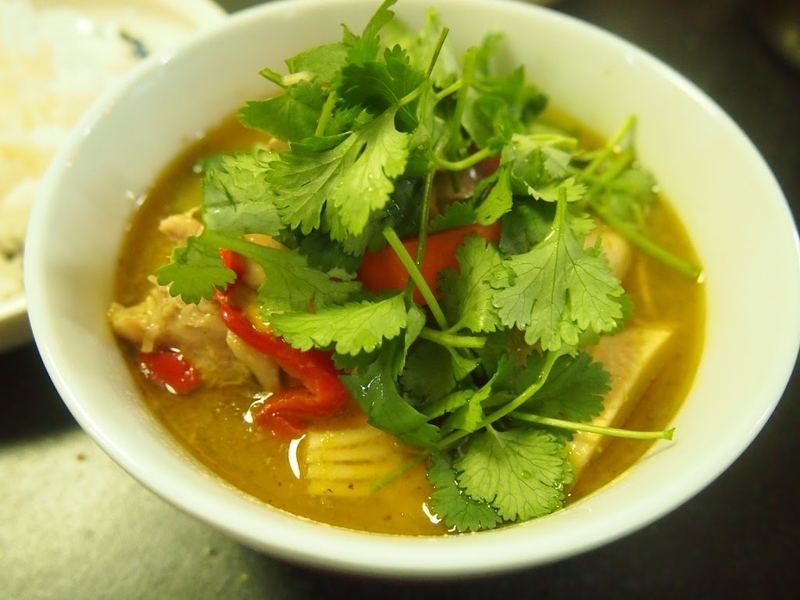 押さえておきたい元祖・発祥店を巡る 4日本で最初のソーダ水を始めた「資生堂パーラー」でアイスクリームソーダを楽しむマイナビニュース