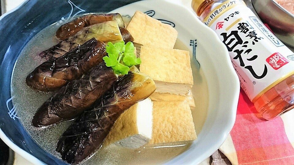 ←他の投稿をみてみる🍳 外カリ、中とろとろ♡ 茄子の唐揚げ🍆✨ 材料も、工程もシンプル！ 個人的には鶏の唐揚げを こえるくらい好きです🥺材料・長ナス 1本 ・白だし 大さじ2 ・にんにくチューブ 2㎝ ・薄力粉 50g ・片栗粉 50g ・油 適量 ・レモン お好みで 長