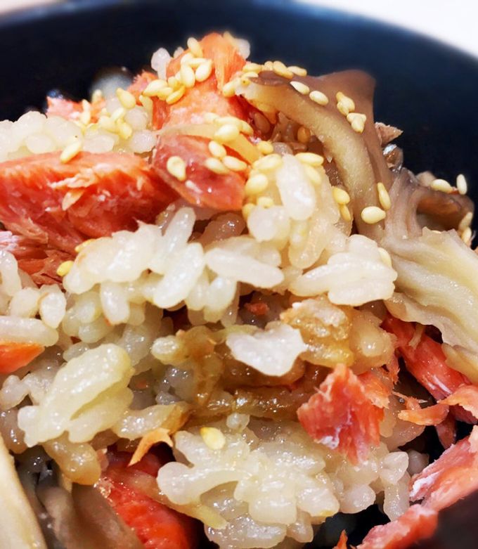 秋鮭とオリーブの白だし炊き込みご飯 鍋・土鍋Simple-5han Simple-habita お洒落に簡単料理