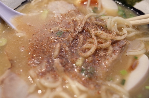 煮干し油煮干し油作り方 取り終わった煮干しの揚げたのは無料で 店で配ってます😌 タイミングが合えばお一人様１つ持って帰ってください😌あったらラッキー✌️茨城ラーメン 茨城らーめん 茨城グルメ 那珂市ラーメン 那珂市グルメ ラーメン ラーメン屋かたばみ