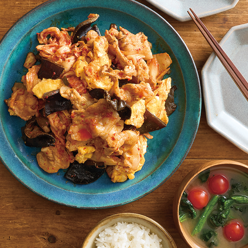 簡単！豚キムチ ピリ辛ふわふわ卵炒め ご飯がすすむ美味しさ