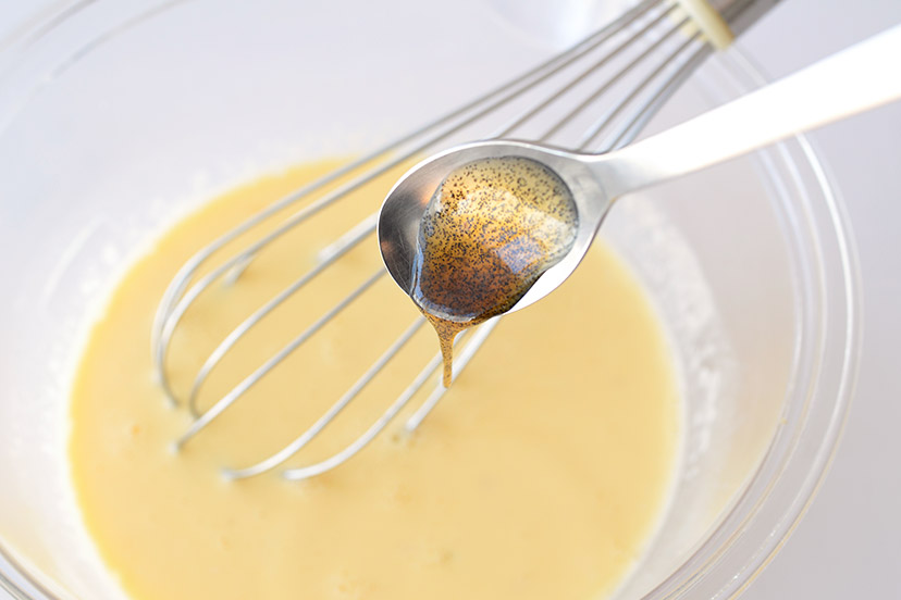 バニラビーンズ, タヒチ種：バニラエッセンスとバニラオイルM&Kラボラトリーズ