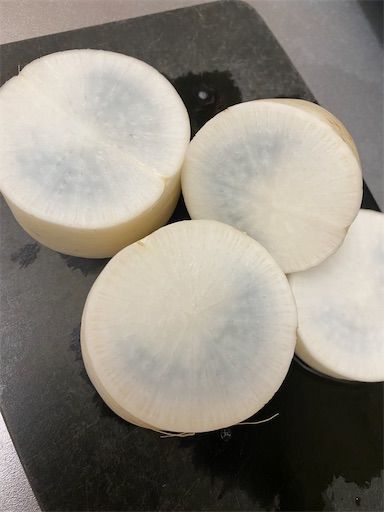 黒大根 黒長大根 くろながだいこん：旬の野菜百科