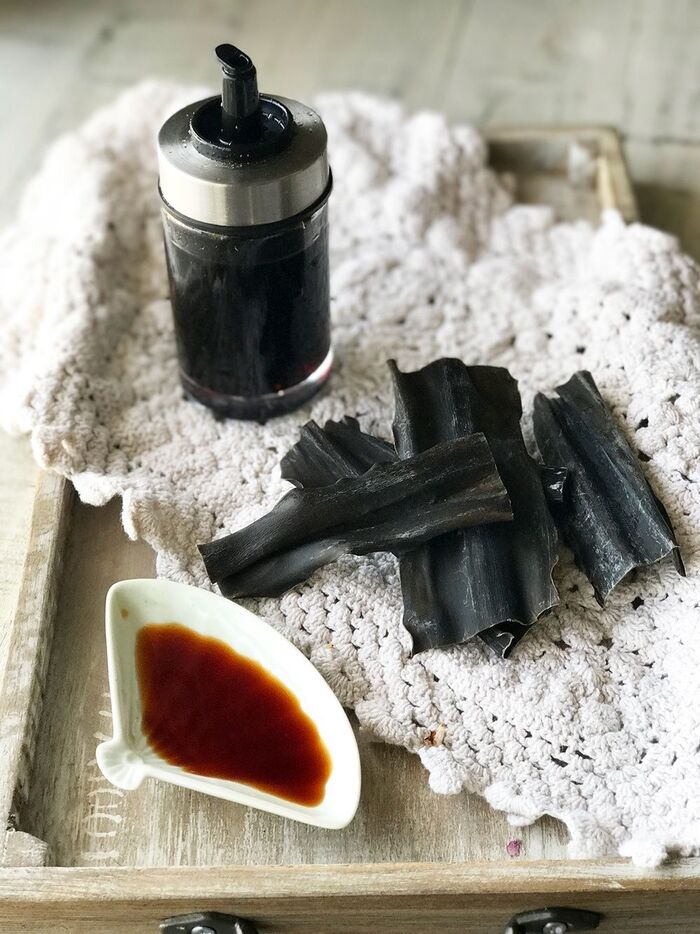 鰹節と昆布で自家製出汁醤油「昆布醤油」