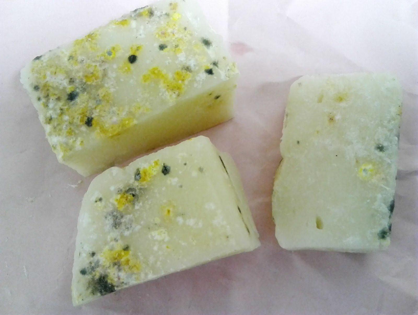 食パンのカビは危険！部分だけ取って焼いても食べてはいけない理由と対処法を紹介お菓子・パン材料・ラッピングの通販 cotta＊コッタ