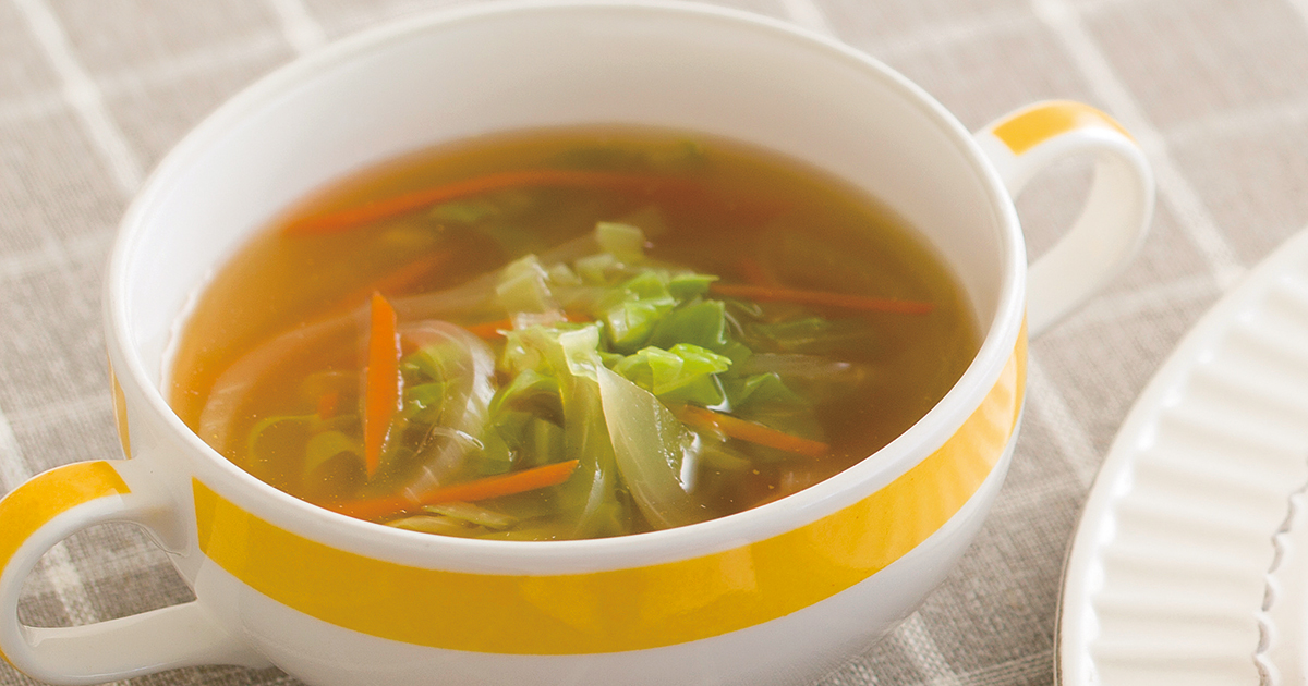 余った白菜と人参で！コンソメスープ