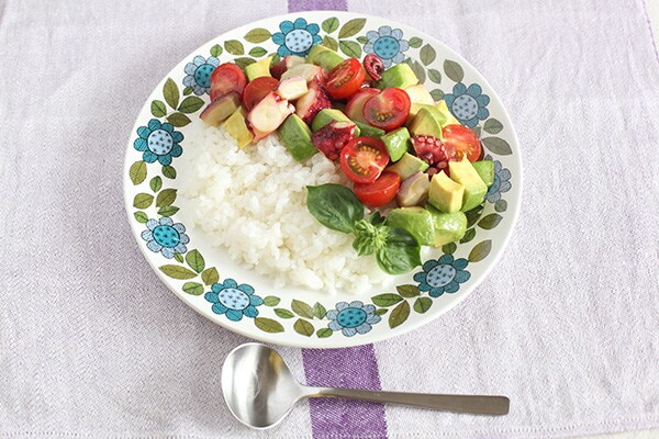 ひとり暮らし向け🍚 1人前で作れる「簡単ごはん」レシピ5選 . ————————————————————クラシルごはん で投稿するとクラシル公式がシェアします！ぜひ投稿してね🍳 ———————————————————— . ▽レシピの詳細はアプリをご覧ください。①コロコロ豚肉の甘辛豚丼 ②めんつゆで