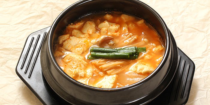 サンナッチの魅力: 韓国料理の踊り食い体験