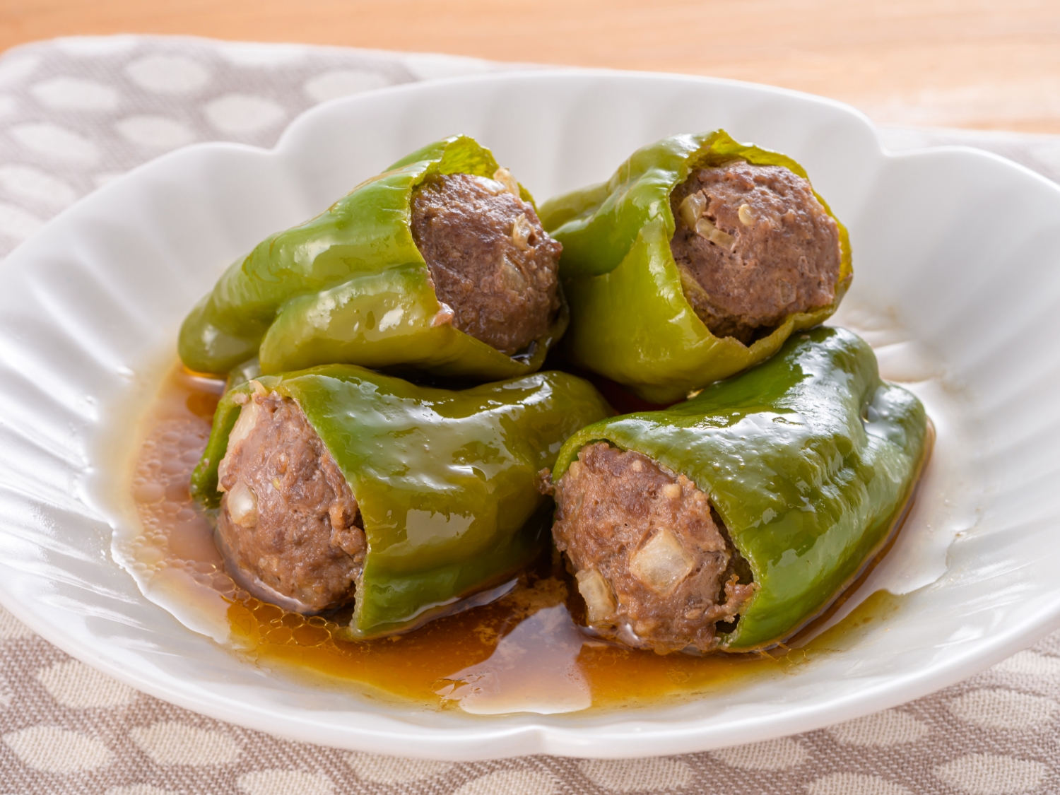 レンジで簡単ヘルシー♪鳥ひき肉でピーマンの肉詰め