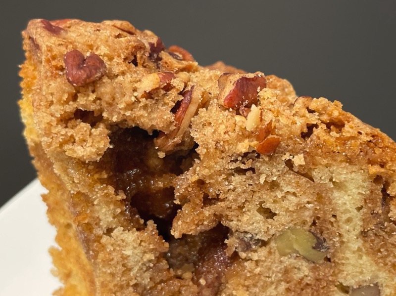 甘くて濃い？コストコのベーカリーに新商品シナモンピーカンナッツケーキが登場