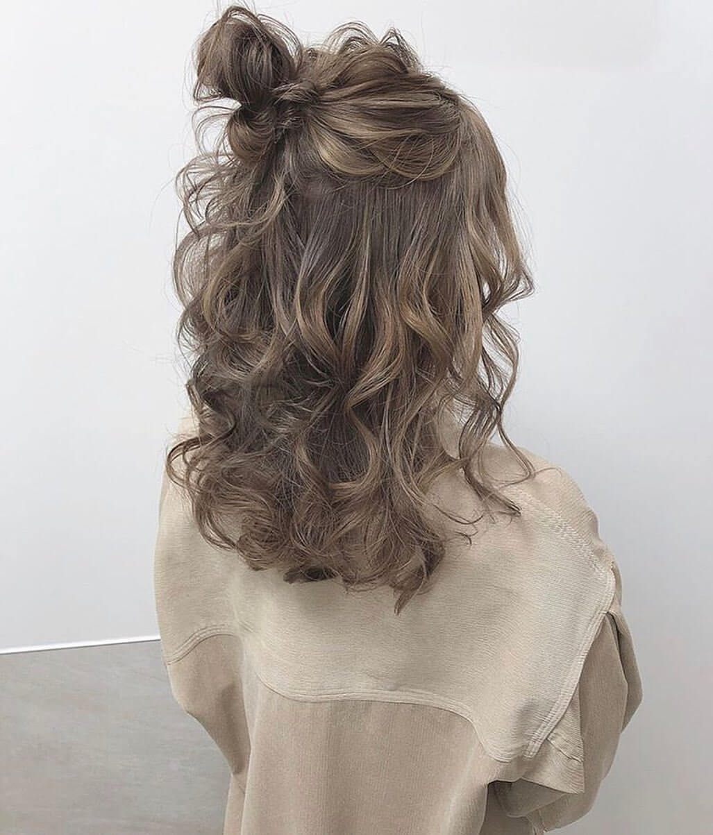 ハイライトで作る秋にオススメミルクティーべジュ 滋賀でハイライトが得意なサロンをお探しの方はJAP internationalSsalonへ店舗に関する最新情報などをお伝えしてまいります栗東の美容室・Hairsalon Jap