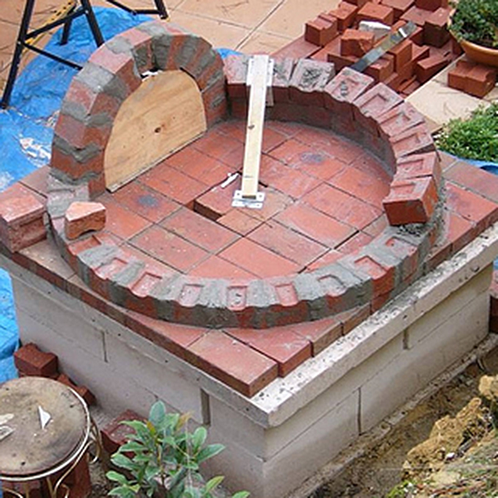 手で持ち運べる携帯ピザ窯を自作する方法 セメントやレンガを使って自分好みのデザインに仕上げるshave off mind