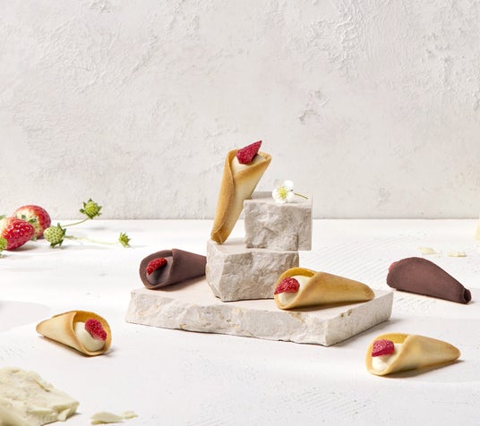 🍩大丸東京店🍩 8 24 水 〜8 30 火 まで、1階ウィークリー・セレクトスイーツにて出店しております✨スペイン直輸入のふんわり、もっちり食感のドーナツを是非ご賞味ください😋❣️ ◇営業時間◇ 10:00〜20:00ドッツdotslapanaderiadotslapanaderiaスペイン