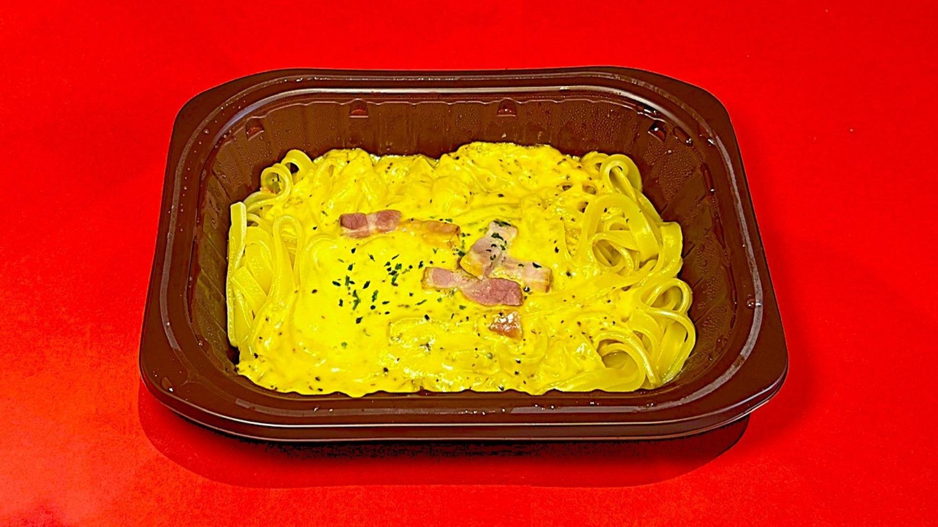 コンビニ 大定番の「カルボナーラ」が超おいしい！大手4社の“ソース”を食べ比べ＆おすすめ紹介 3 4- うまいめし