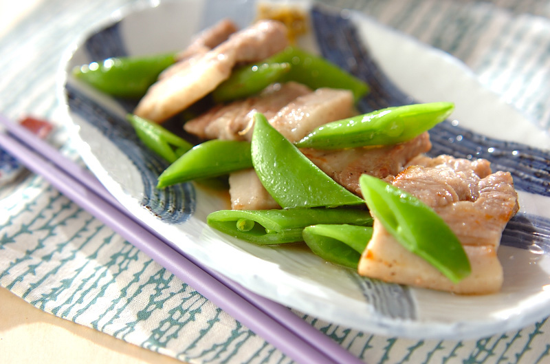 スナップエンドウとベーコンのクリームスパゲッティ