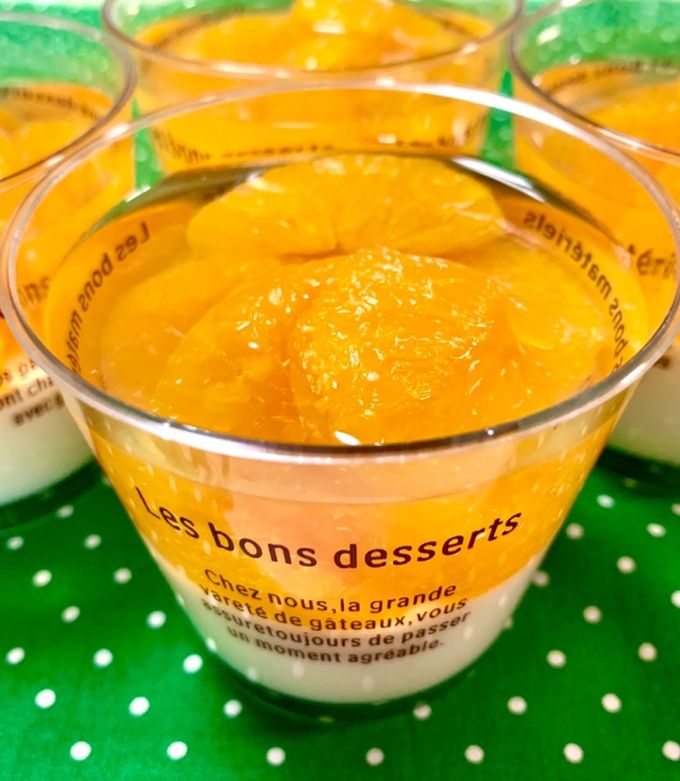 オレンジジュースとミルクの二層ゼリ