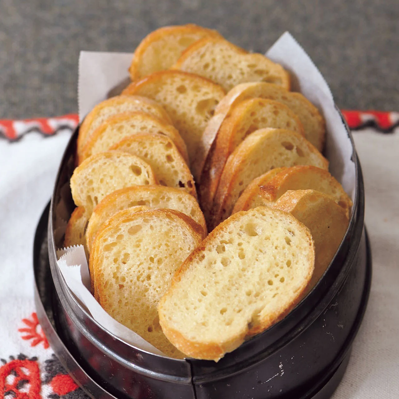 基本のガーリックラスクとおつまみラスク2種