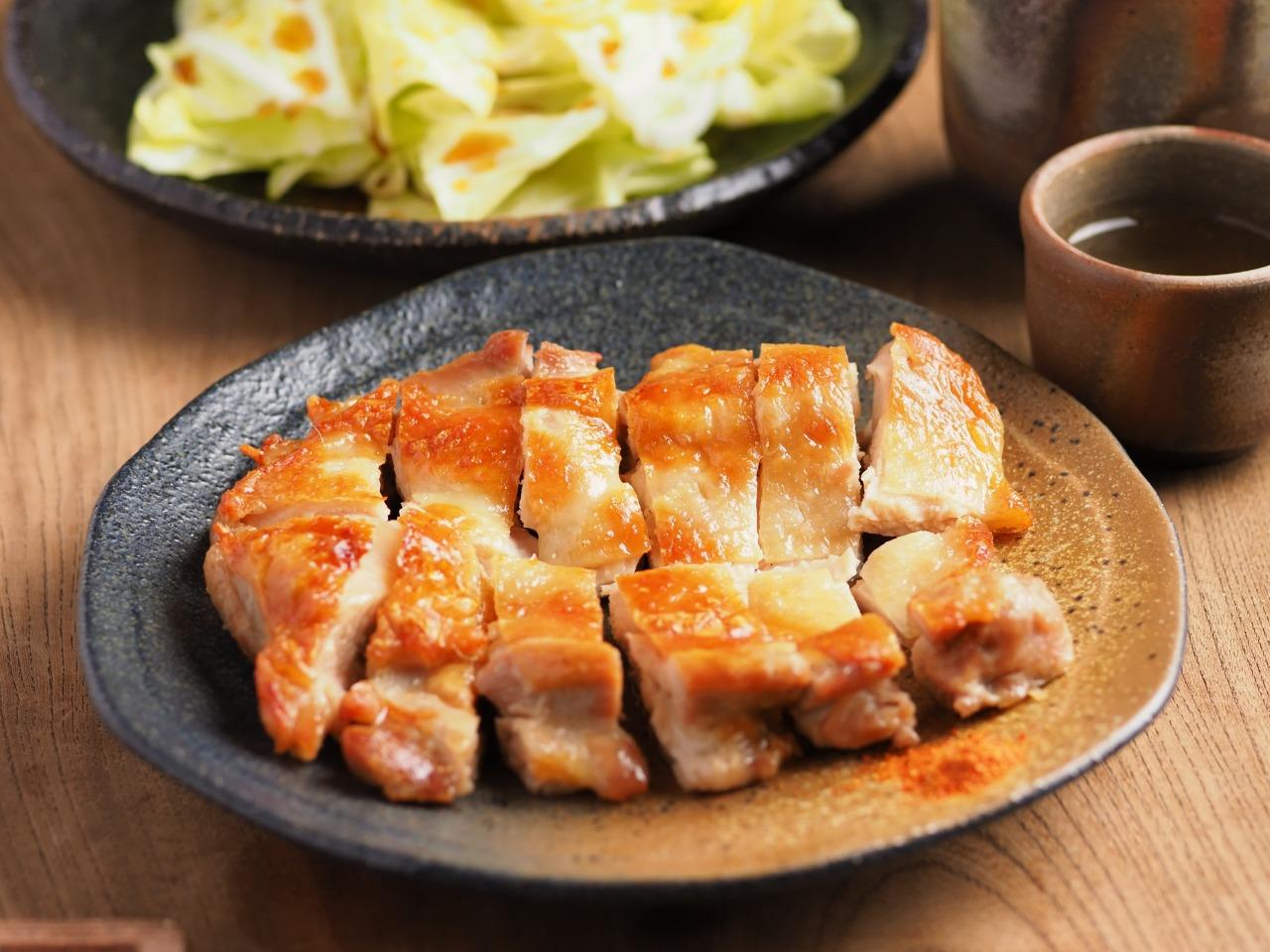 引き立つうまみ。「鶏もも肉の塩焼き」がシンプルに美味♪フーディストノート