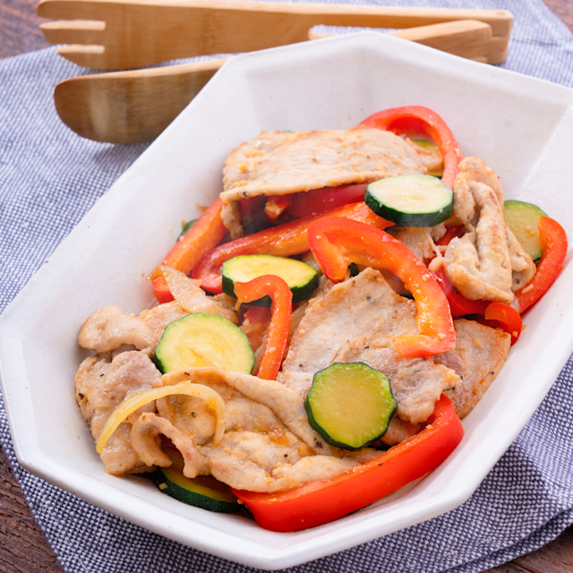 生姜焼きと、おにぎりと、副菜♪ : clairefontaine