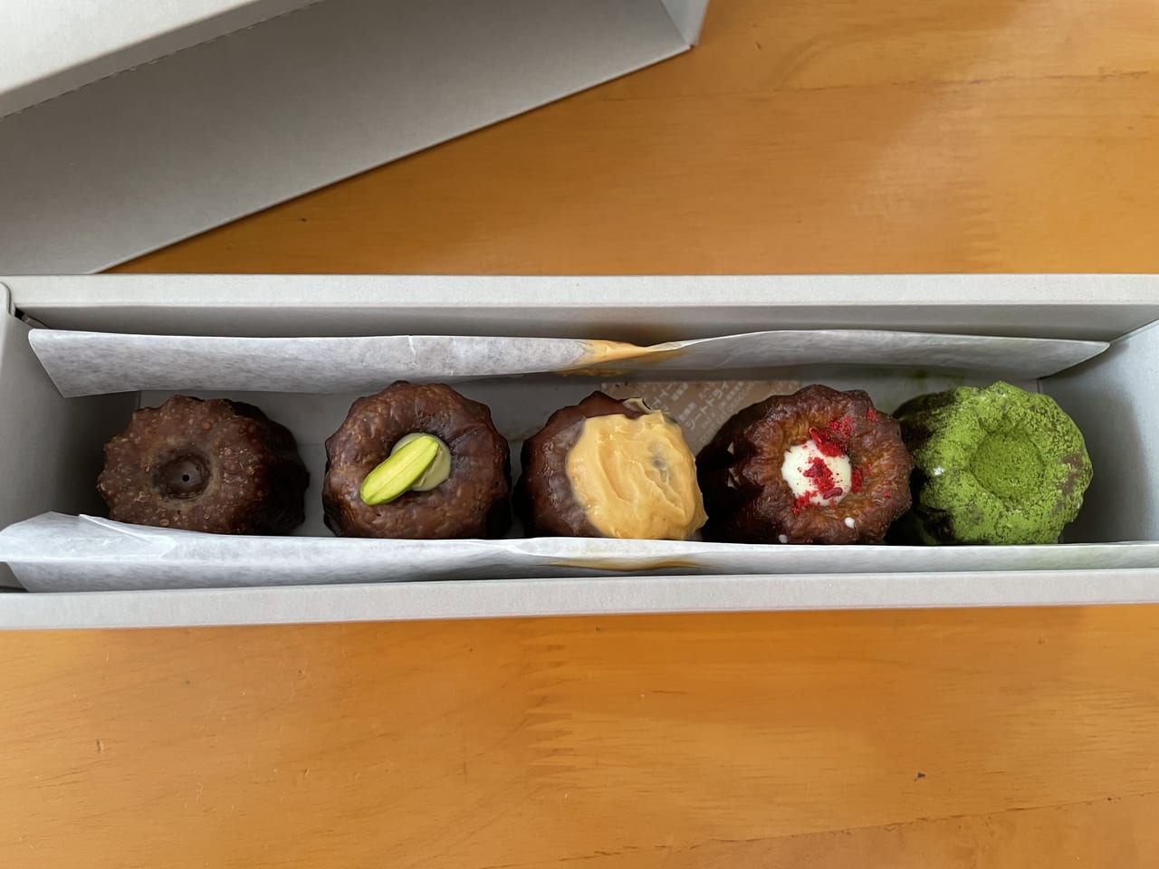 話題の新店 大倉山で大人気のカヌレと焼き菓子店『galbe』が新横浜に！売切必至の「横浜カヌレ」とは？ – 食楽web