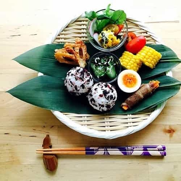 和食を正しく配膳しよう！基本の配膳位置や注意点を徹底解説ふるなび公式ブログ ふるさと納税DISCOVERY