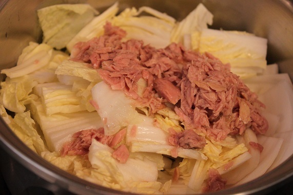 ツナ缶で簡単出汁いらず！おうち付き出しにも！ツナと白菜のクタクタ煮☆