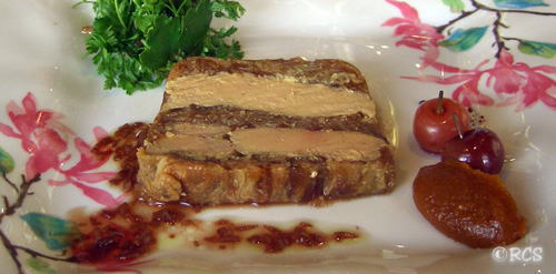 フォアグラの生産方法 畜産動物たちに希望を Hope For Animals鶏、豚、牛などのアニマルウェルフェア、ヴィーガンの情報サイト