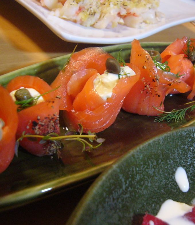 基本からアレンジまで！思わずつくりたくなる「刺身用サーモン クリームチーズ」のレシピ集クックパッド