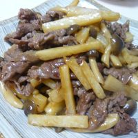 牛肉と長芋のバターしょうゆ炒め